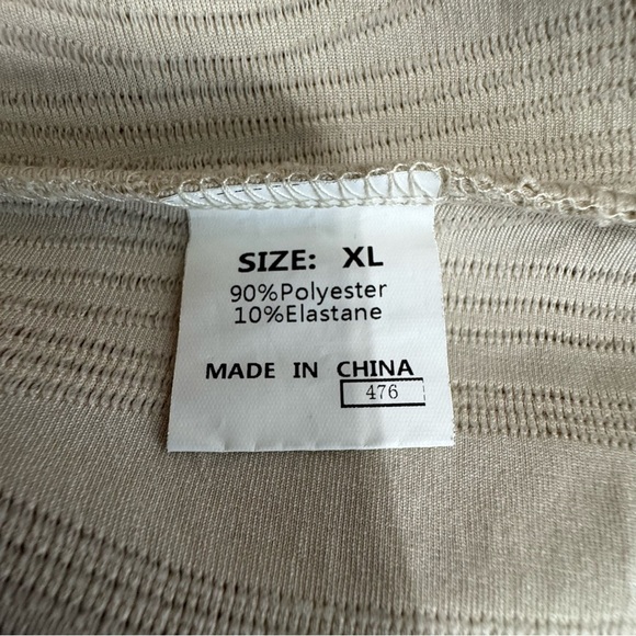 Women’s Beige Textured Short Sleeve Career Top - Picture 6 of 7